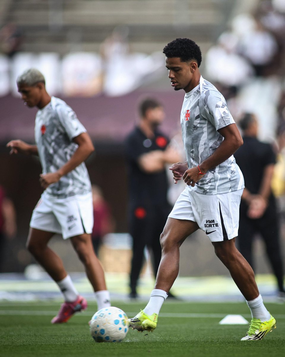 VascodaGama's tweet image. Prontos para mais uma batalha! ⚔️💢

📸: Dikran Sahagian | #VascoDaGama