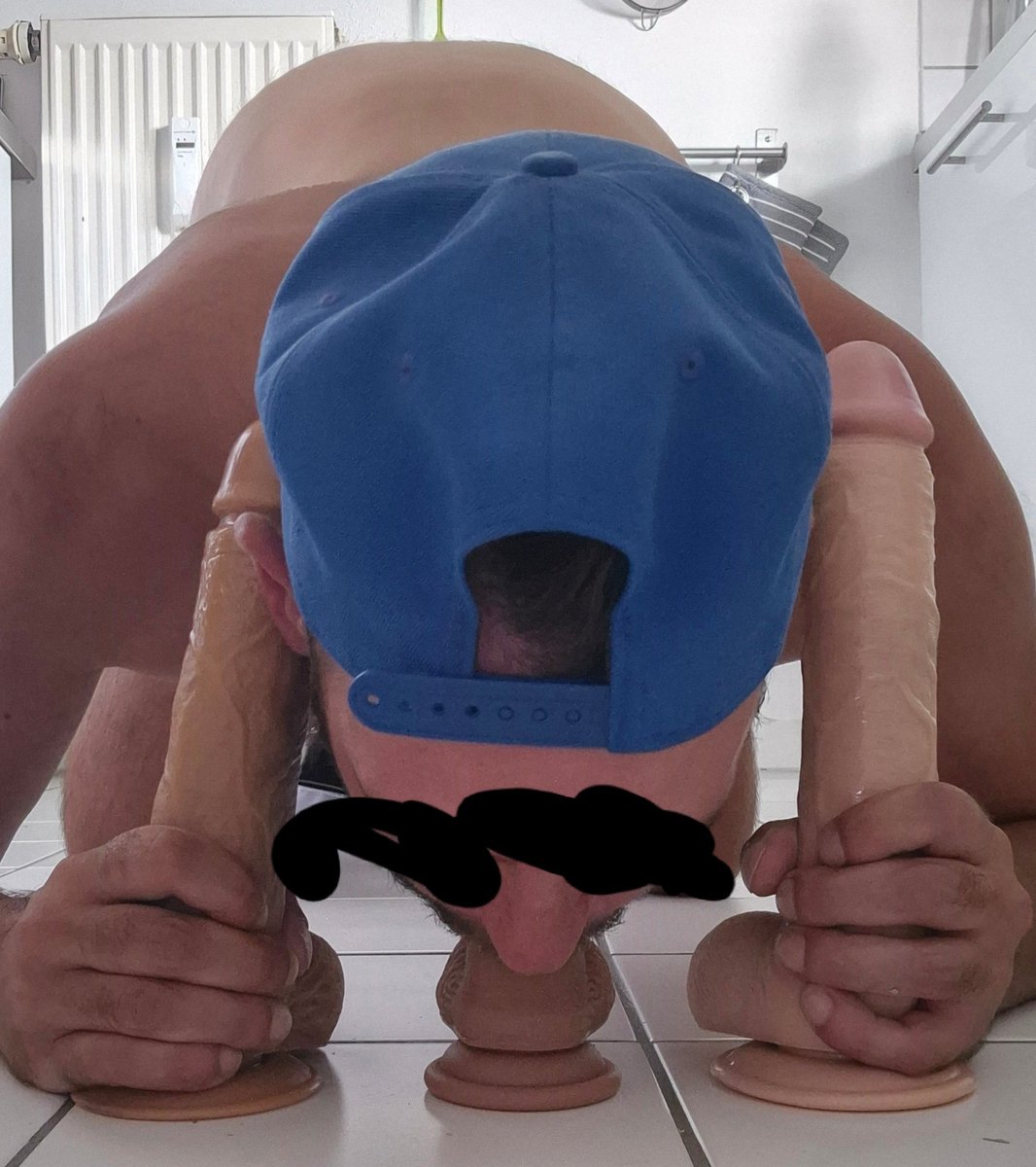 FeetSlave30's tweet photo. Hey,ich bin Sklave Patrick.Ich stehe drauf zu dienen und benutzt zu werden. Ich bin 35 Jahre alt und 1,70m und 60kg.
Bin auf der Suche nach einem strengen dominanten Master,der mich versklavt und verleiht.Ich bin Onlinesklave,Fußsklave,Sexsklave,Putzsklave,Diener/Butler. https://t.co/cfrhSgdAH6