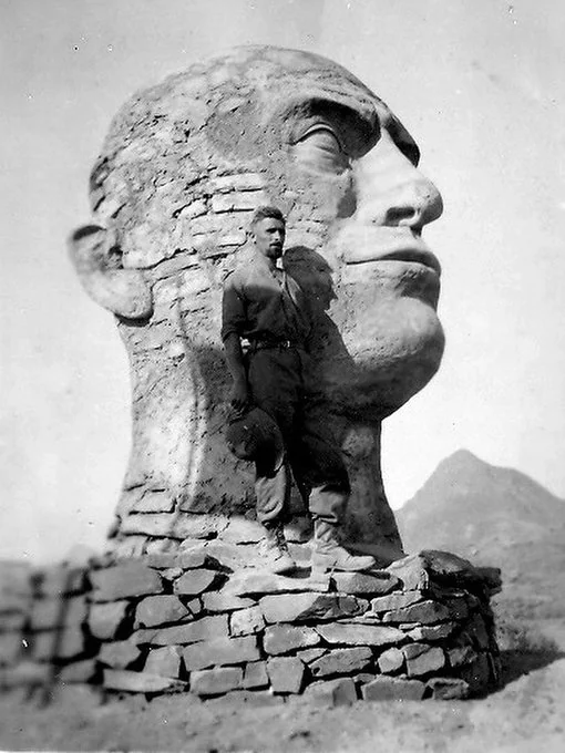 April 26, 1936

Meanwhile... Italy has gassed Ethiopians to death and carved a giant rock of Mussolini's head. 

Subtle people.
