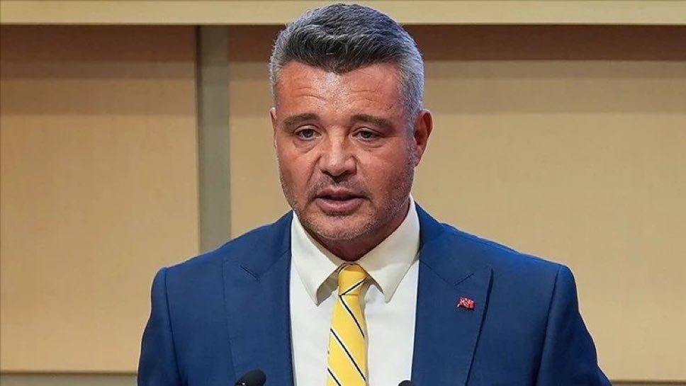 Tarihe “şahsi davaları için Fenerbahçe’nin şampiyonluğunu satan” Başkan olarak geçeceksin!

 #sadettinsarani̇stifa