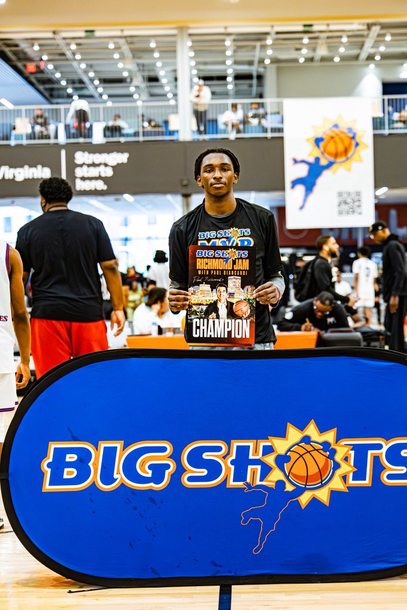BIG SH🏀TS tweet media