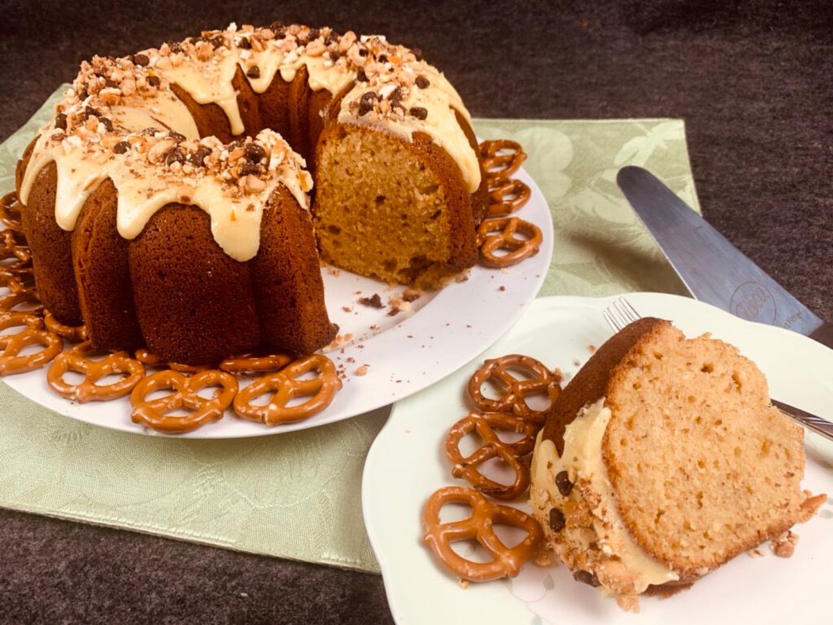 GGoodtaste's tweet image. Crunchy Pretzel ‘N Lager Beer Bundt Cake has a natural crowd pleasing combo - beer &amp;amp; pretzels-which blends well with vanilla. Topped with pretzels, beer nuts, &amp;amp; butterscotch chips, this is a wonderful dessert recipe to try for #NationalPretzelDay #recipe