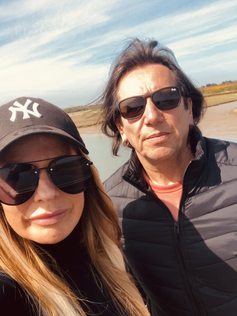 FifitFiona's tweet image. #icecream #beach #rose #happy 🥂❤️🌞