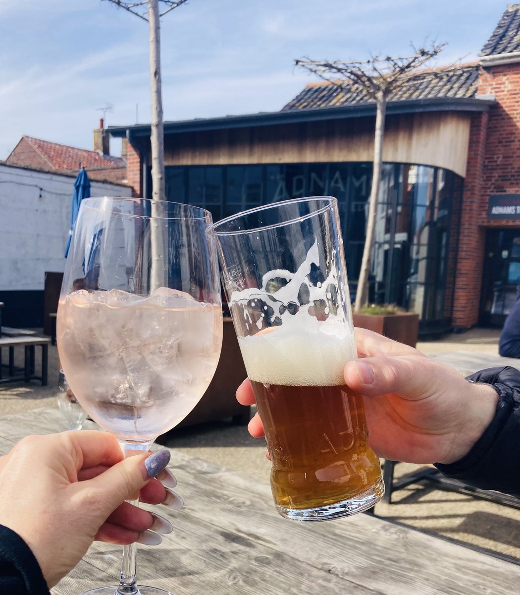 FifitFiona's tweet image. #icecream #beach #rose #happy 🥂❤️🌞