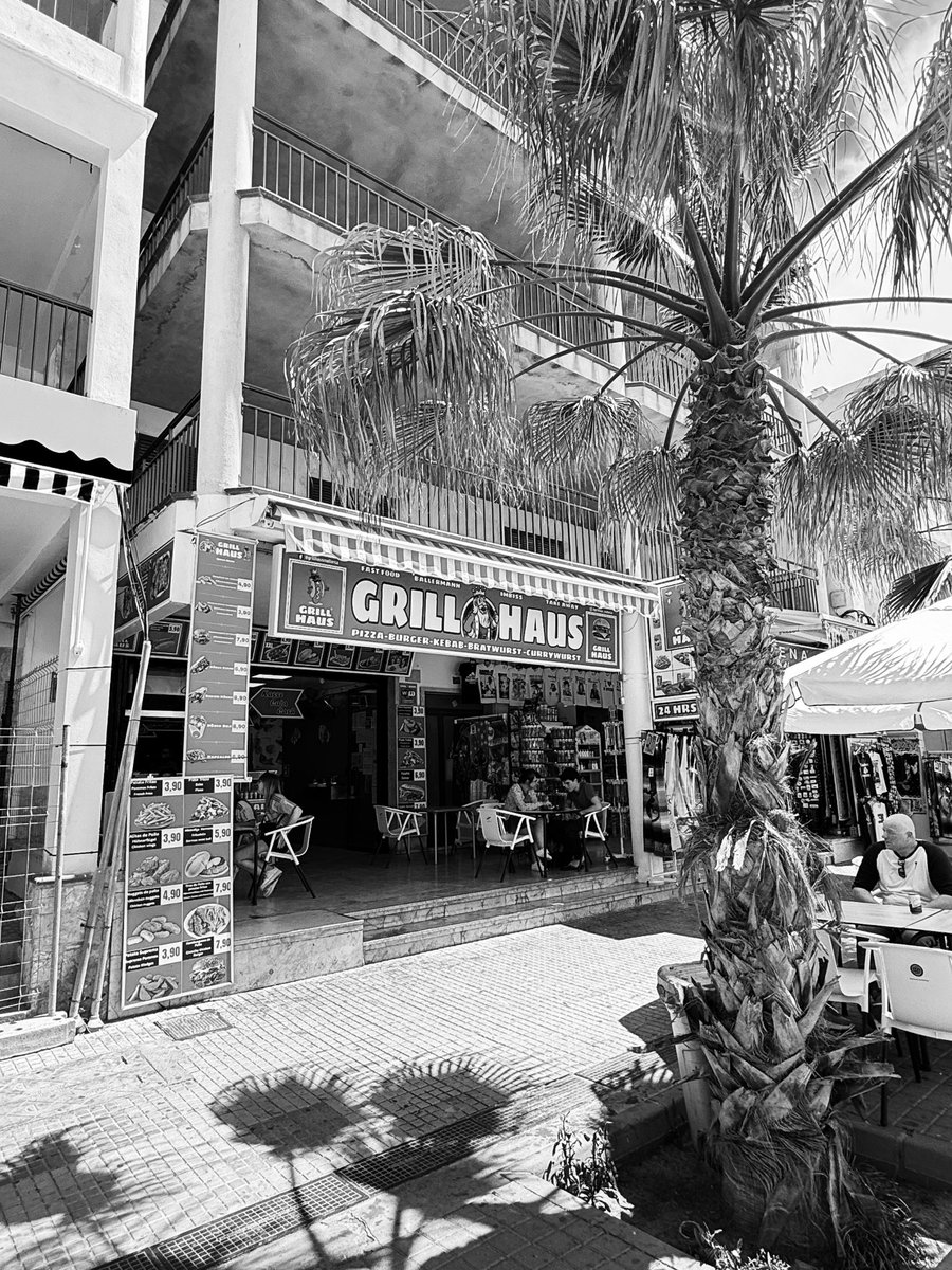 superhegl's tweet image. #goodevening