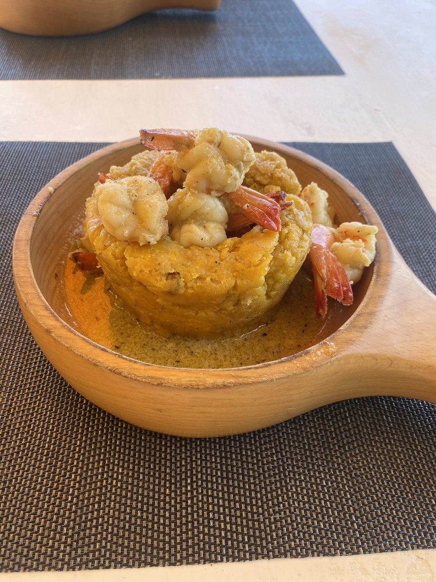 minhanbinn's tweet photo. Comiendo camarones al ajillo en honor a qin https://t.co/OutXWsuidw