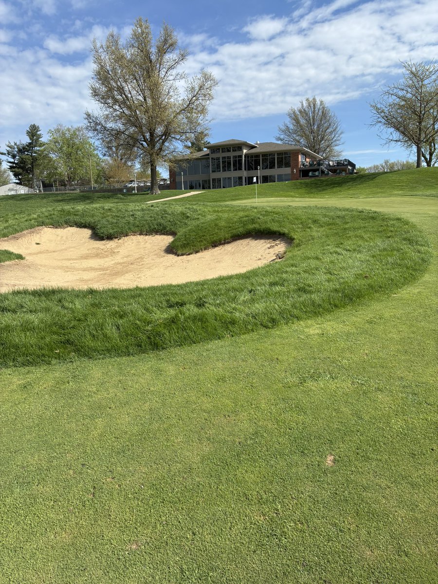 RealGaryPotterr's tweet photo. Conditions from 9 hole course in Iowa. Town of 3,000 people. Juicy https://t.co/pnDDJjJ6Om
