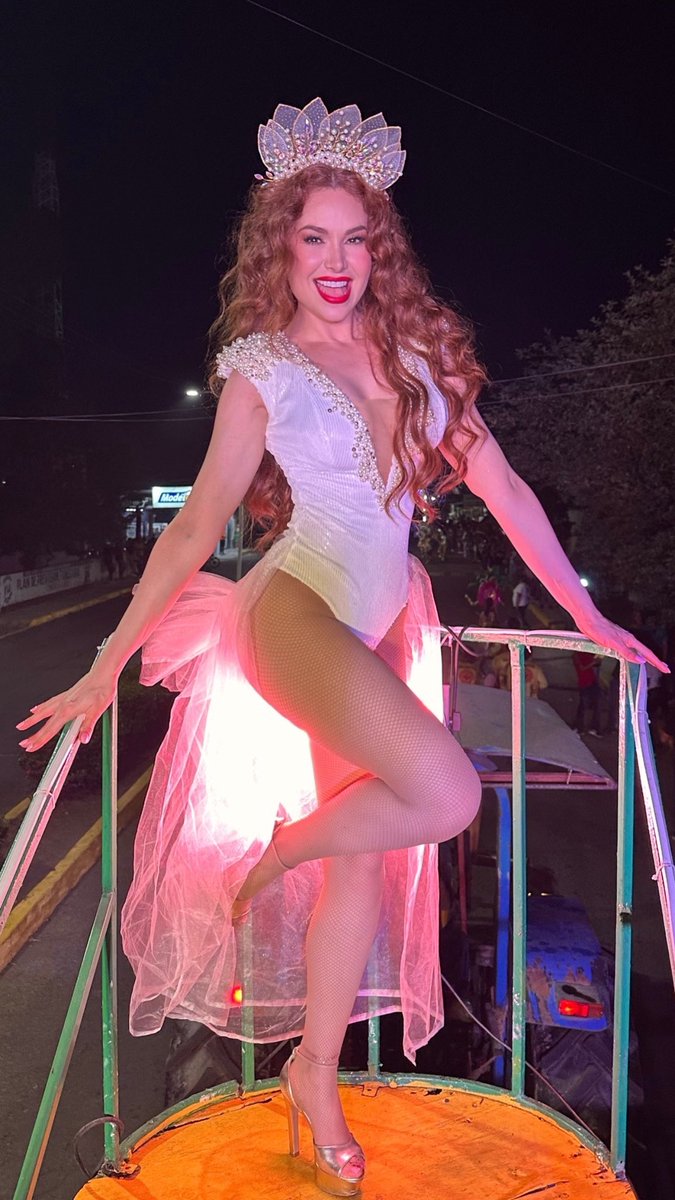 Mayte_Carranco's tweet image. Que lindo convivir así tan cerquita de ustedes mis amores lindos❤️ Jamapa gracias por su cariño los amo!!! 💃😍🥳❤️  #Carnaval #Jamapa #Veracruz #happy