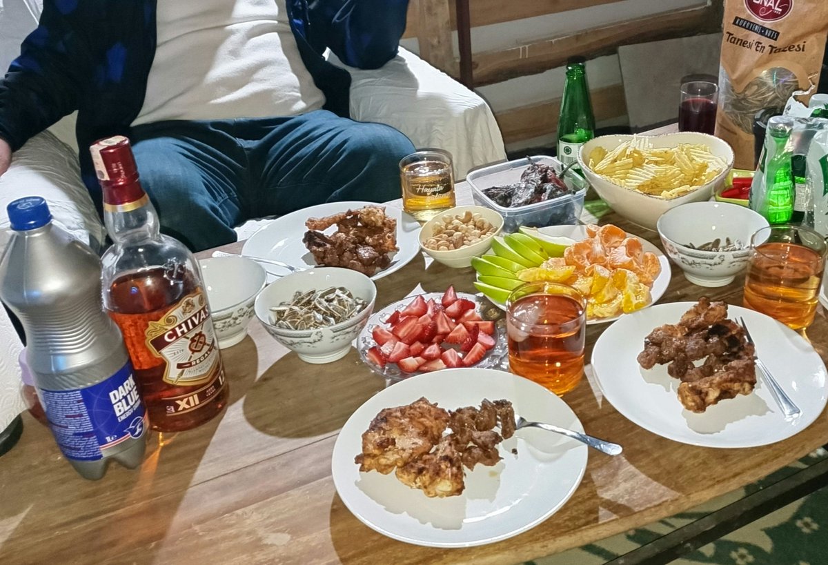 Mavi 💜 Ozan çiftiz tweet media