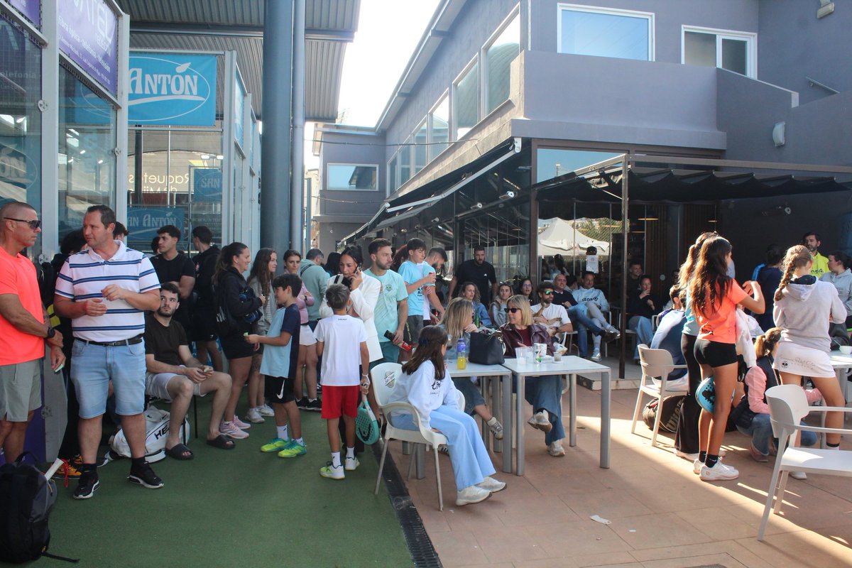 MijasCom's tweet image. #Solidaridad | #Mijas
🥎 El Club Raquetas de Mijas ha acogido este fin de semana un torneo solidario de #pádel a beneficio de la Asociación SOS TEA Autismo.
▪️Es torneo ha tenido una gran acogida, con 130 parejas participantes y numerosos patrocinadores.
#autismo