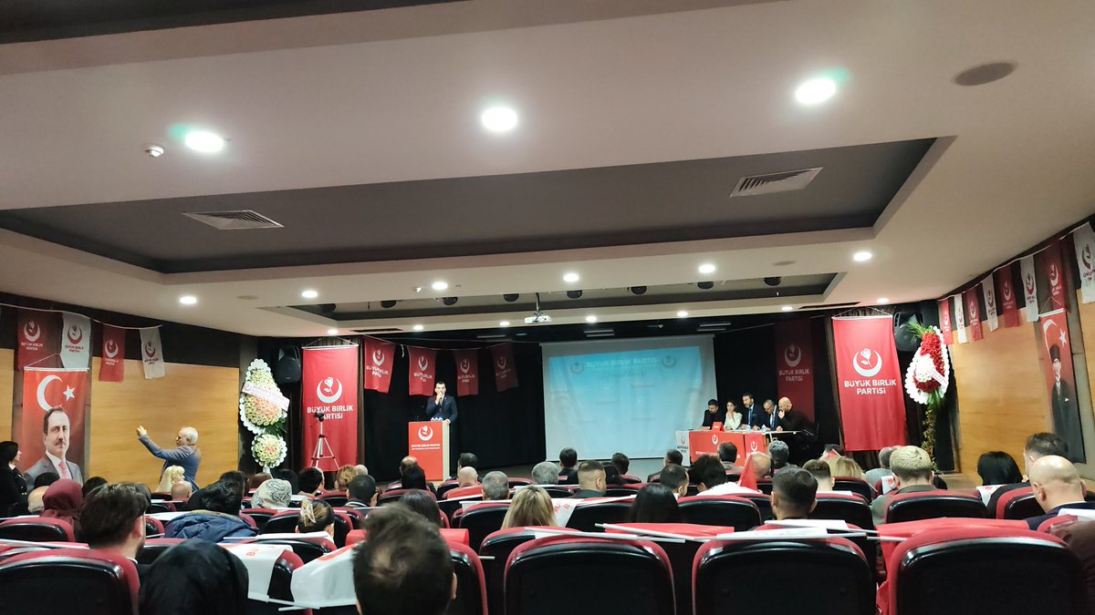 MHashimHamdam_F's tweet photo. Suriye Türkmen Dernekleri Federasyonu’nun 4. Olağan Kongresi’ne katıldık.
Önceki başkan ve mevcut Suriye Milletvekili Dr. @TarikSCevizci'yi bugüne kadar gerçekleştirdiği başarılı çalışmalarından dolayı tebrik ediyoruz.
Yeni seçilen @Alibedo_Mustafa bey'e başarılar diliyoruz. https://t.co/sG2NgutspB