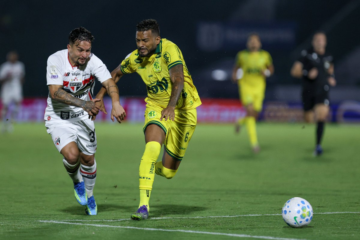rafaelemilianoo's tweet image. LEITURA LABIAL REVELA TRETA ENTRE REINALDO E DANIELZINHO: VOLANTE REPRESENTOU CONTRA NOSSO EX-LATERAL

avantemeutricolor.com.br/profissional/l…

#spfc #tricolor #sãopaulo #saopaulofc #tricolorpaulista #tricolordomorumbi #avantemeutricolor #sãopaulofutebolclube