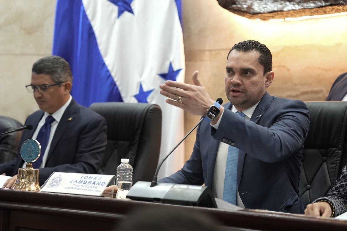 hn_congreso's tweet photo. CN cumple 90 días de gestión en favor del pueblo, con Tomás Zambrano como presidente

https://t.co/XD5LNiAD5P https://t.co/J7DrK3ahsI