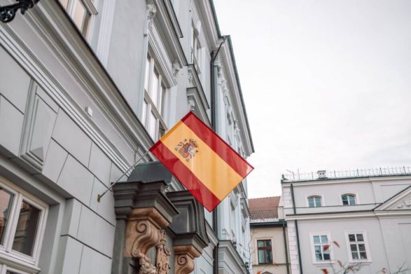 Scandale au Consulat d’Espagne à Alger : Entre démantèlement de réseau et défi des relations apaisées
jeune-independant.net/scandale-au-co…