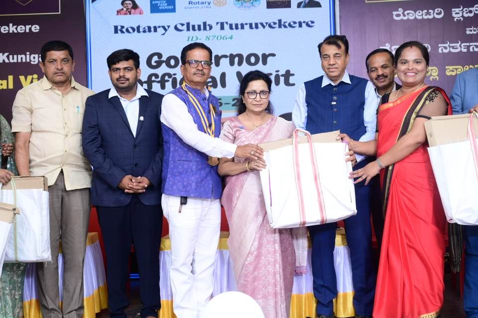 rotary3192's tweet photo. District Governor Prof. Elizabeth Cherian at the Skill training for women—empowering lives and building self-reliance.

A meaningful initiative by Rotary Turuvekere, strengthening communities through opportunity, confidence, and sustainable livelihood. https://t.co/rGfOzSChgC