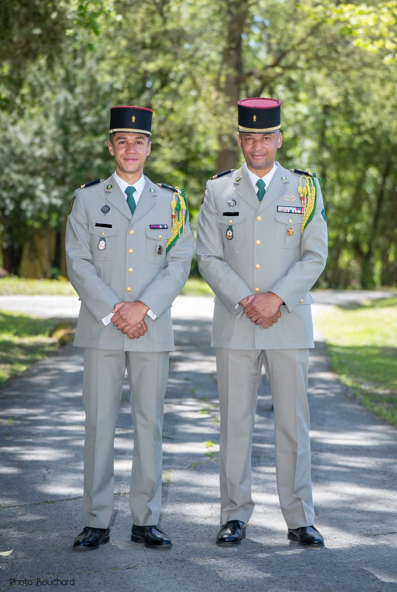 4RE_CDC's tweet photo. Endurcis sur le terrain pendant 15 semaines par la 4e Compagnie d'instruction des cadres (#4eCIC) du 4e RE, les jeunes sergents poursuivent désormais leur cursus dans leur spécialité. Objectif : vaincre dans les combats les plus durs.
#chezlesFortesTêtes
#viedeLégionnaire https://t.co/umjQ1dbe4Z