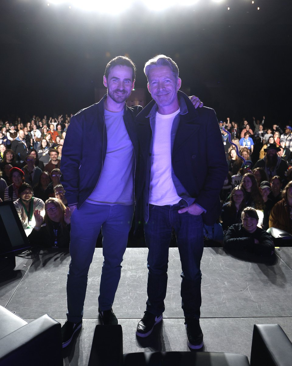 Calgaryexpo's tweet image. Yesterday’s panels gave us a bit of everything, from behind-the-scenes stories to fan-fave reunions.

Take a look at a few highlights, then tell us which panel is at the top of your list today.

#CALGARYEXPO #Calgary #YYC #ComicCon #Celebrities