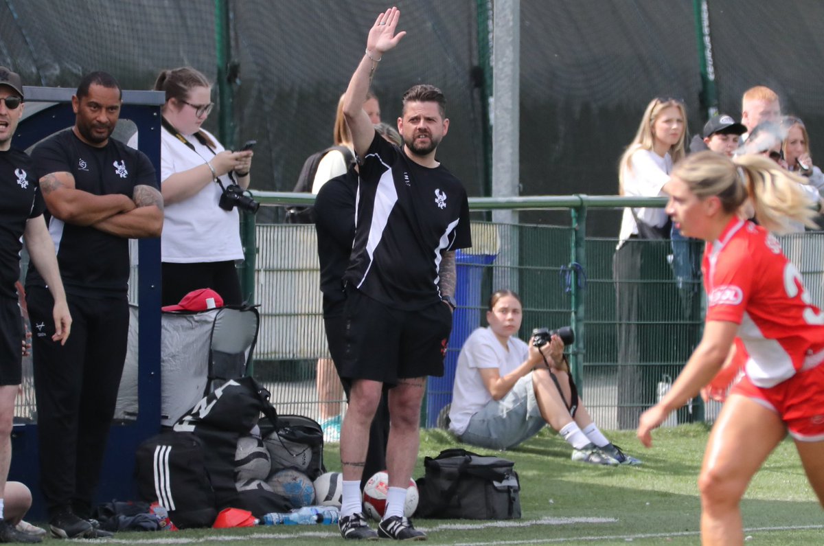 harrierswomen's tweet photo. A win to finish it off- the perfect way to bid farewell to Andy Fisher as he heads into retirement from the women’s game. 

Two unforgettable seasons in charge, completing the league and county cup double last season, and ensuring survival in a very competitive Tier 4 this season. 

Andy’s impact at Harriers Women goes beyond on-pitch results - his belief, passion and determination has driven the team to where it is today. 

Thank you, Andy, for everything you’ve done at Harriers Women ❤️🤍

#Harriers 🦅 | @afishersc16