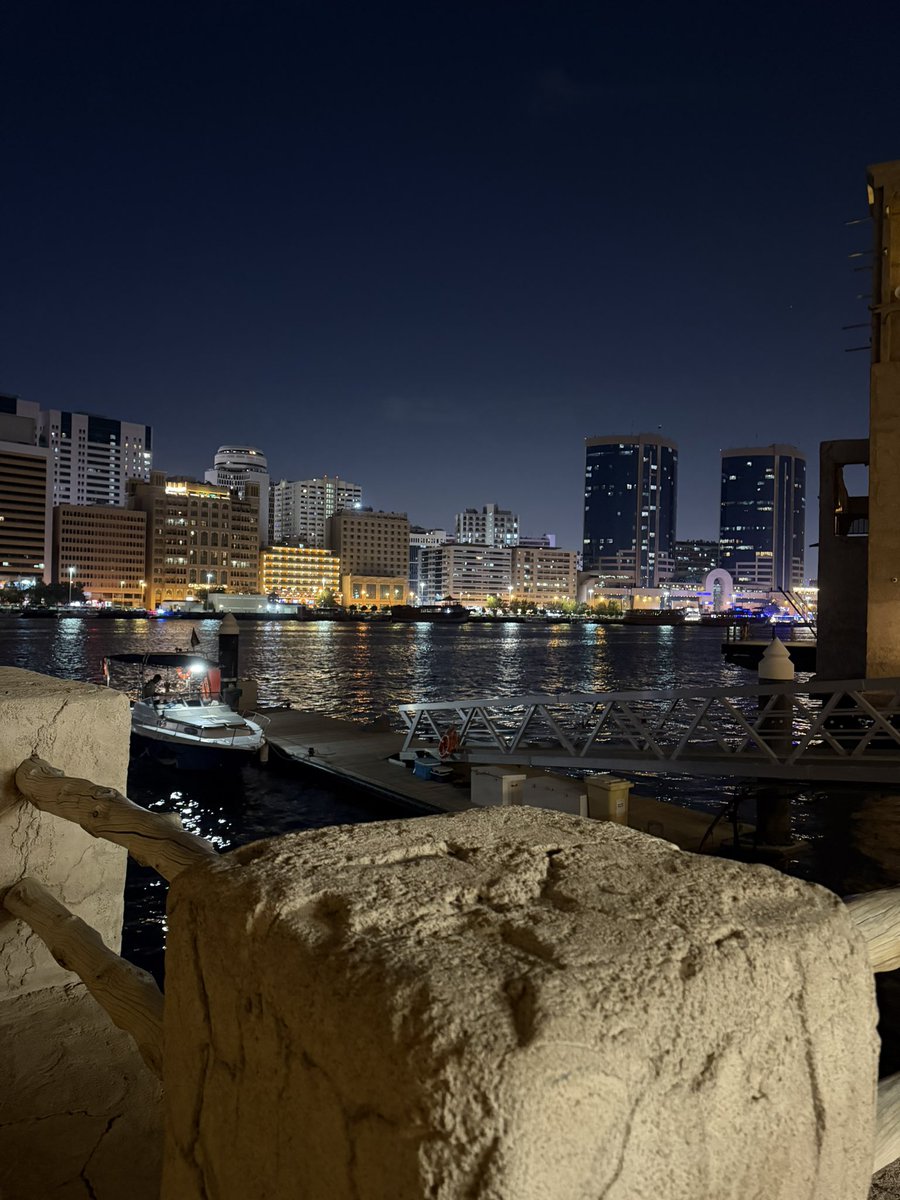 Ambarseriya's tweet image. May you always be protected from people who watch but never clap . 
#dubai evenings