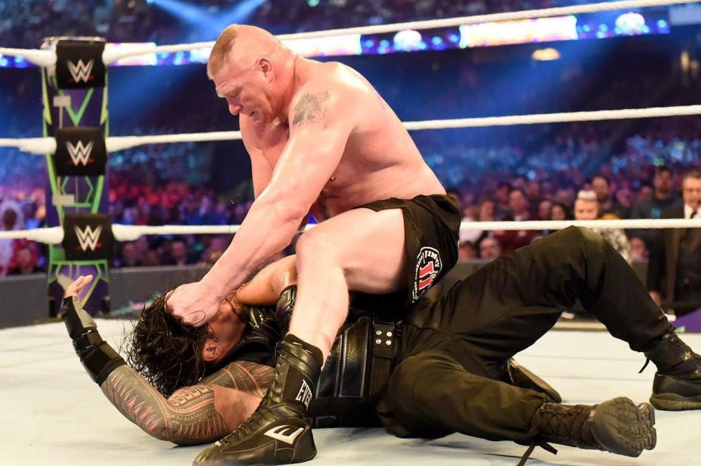 jorgexeby's tweet photo. @WrestleconAndiz Sin embargo, Brock Lesnar lo hizo, tontín; el mismo que aplastó sin ayuda de nadie a Román. ¿Cuando Roman venció limpiamente o sin distracciones a Lesnar? 

🤷🏻‍♂️ Nunca. https://t.co/Etp5X7NIBX