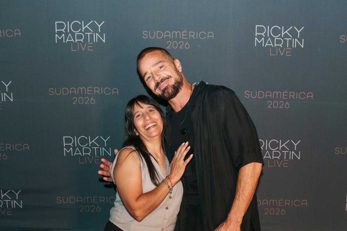 MarilujanC's tweet photo. @RMwebteam Después de tantos años , pude cumplir mi sueño y decirte cuánto te amo..!! 💞💞 https://t.co/4BfgWs5aox
