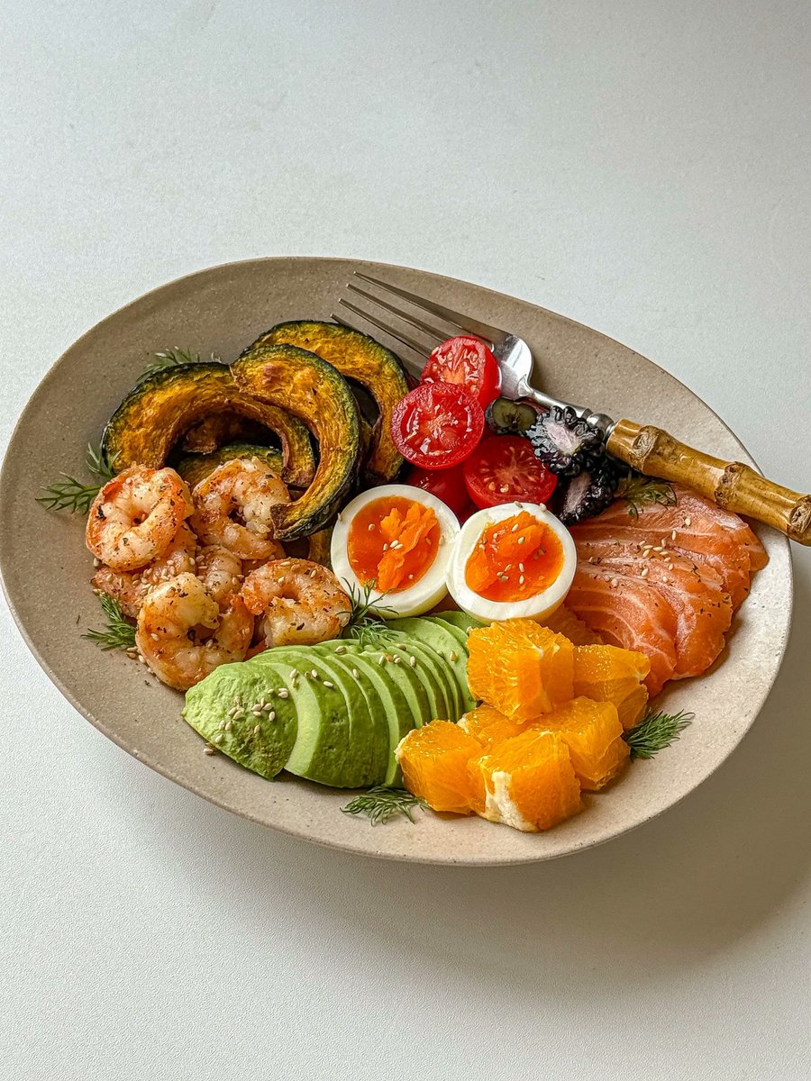 YummyDaily7's tweet image. Butternut squash + shrimp + avocado salad 🥑 Air fryer 180℃ 15min | Season shrimp | Add soft egg | Top with salmon | Pair with latte☕️ High protein, clean eats, super filling💪 What do you think? 👇

#Salad #HealthyEats