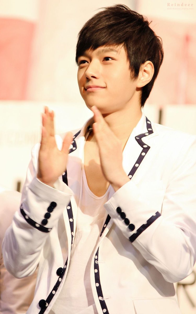 kmsL_ove_4ever's tweet image. #김명수 #명수 #L #엘  #INFINITE #인피니트
201104

부어서 폭신한 눈두덩이도 귀여운 아가묭