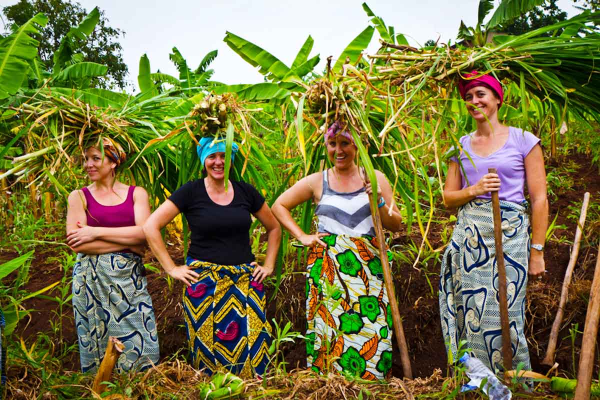 ExplorerRwanda's tweet image. Taste. Create. Connect.🍶🧺
From traditional banana beer to local food and handcraft, Rwanda gives you more than a trip… it gives you a story.
👉 Book now
🌐 greenexplorerrwanda.com
📧info@greenexplorerrwanda.com
#VisitRwanda #AuthenticTravel #BookNow #GreenPlanetExplorer