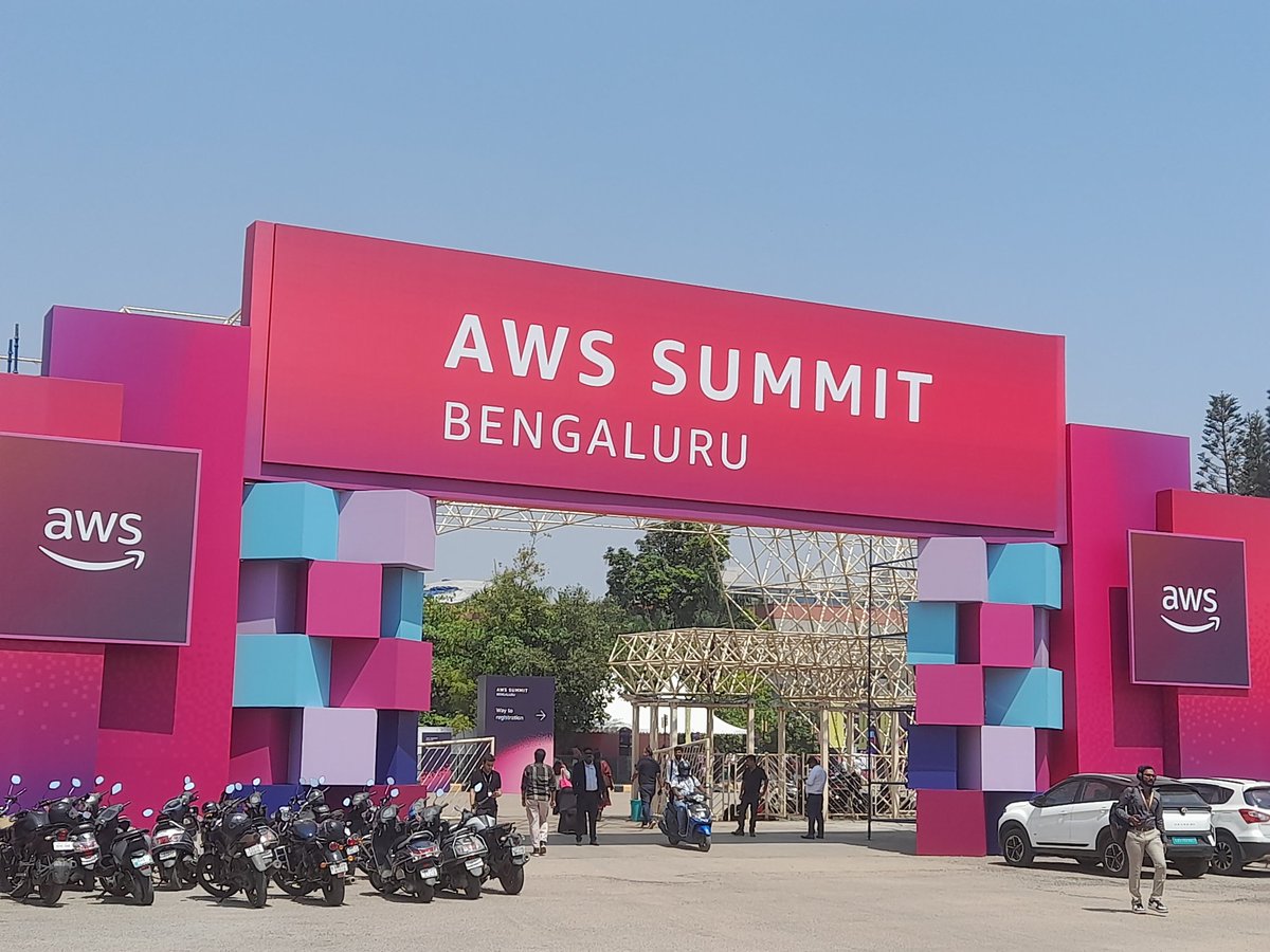 Meetprofaara tweet media