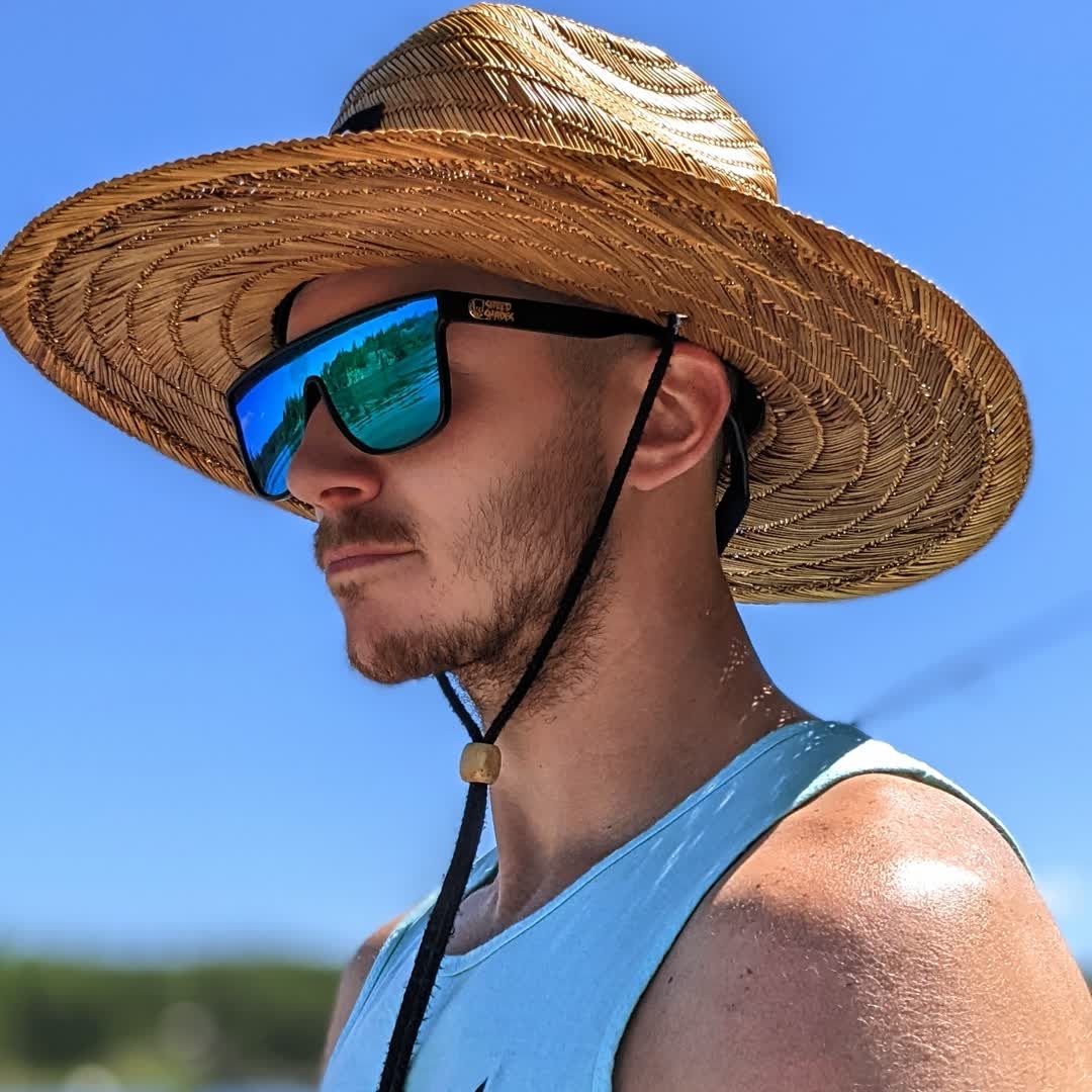 ShredShades's tweet image. The straw hat is optional. The shades are not! 🤘

#shredshades #sunglasses #eyewear #lakelife #summerready