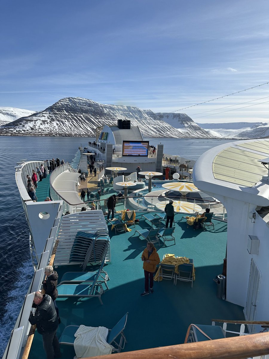 MarioHesse01's tweet image. … schön war‘s mit AIDA und einzigartig, wie immer.☺️ Einmal Island und zurück, was für tolle Eindrücke, Entspannung pur, Unterhaltung, Ruhe, Gastfreundschaft, … einfach genial und empfehlenswert. 👍🏻🤗 #AIDA #Island #AIDAsol #Wale #Urlaub #Nordlichter