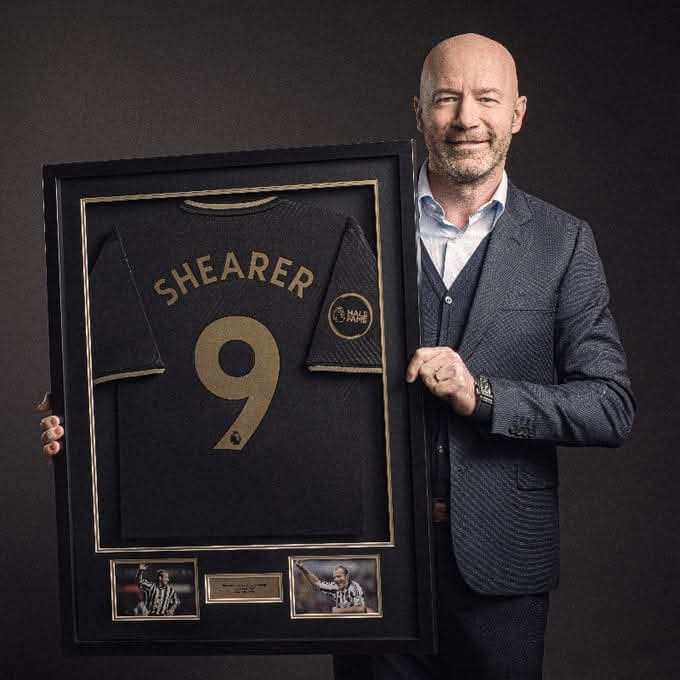 Magpie24_7's tweet image. On this day in #NUFC history back in 2021, Alan Shearer was rightfully inducted into the Premier League's Hall of Fame. 

Simply put, the BEST player EVER to grace the game 🖤🤍🖤🤍

#NUFCFans #Newcastle