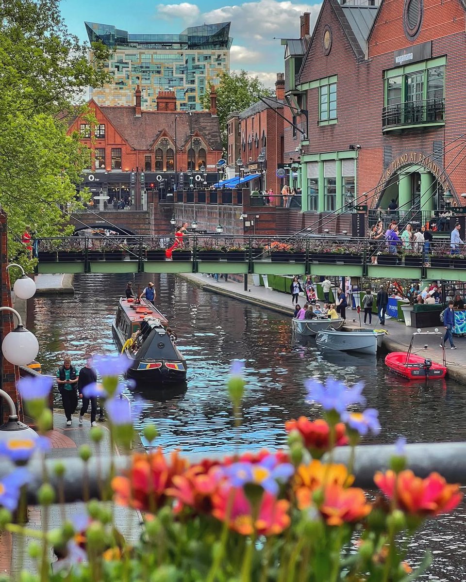 thecubebham's tweet image. Almost like Venice, but without the tourist crowds, airport queues, and overpriced coffee. 😉

📸 Photo credit: travel_and_food_with_alex on Instagram.

#TheCube #Birmingham #BrumHour