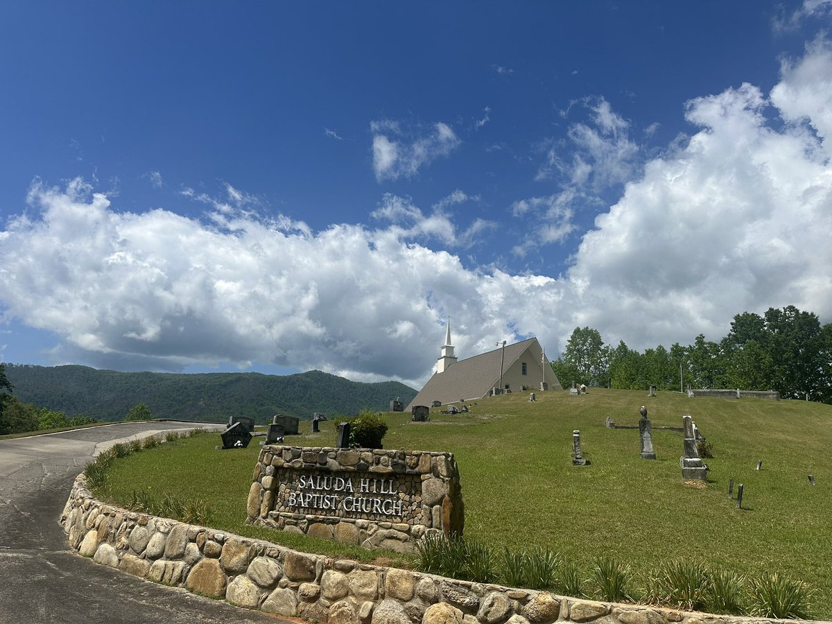 FrankSheltonJr's tweet image. Great first service today @ Saluda Hill Baptist in SC. It was built in 1700’s and maybe nicest view I’ve preached facing Blue Ridge Mtns. The church is all glass behind sanctuary. Revival today - Wed. #Souls