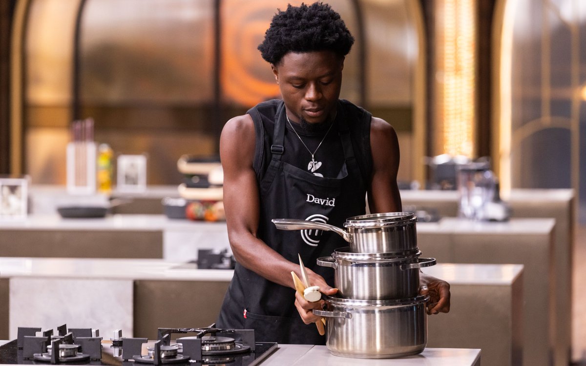 PowerOilNG's tweet photo. Our contestants are cooking different meals 😋🔥

Who are you rooting for?

Let's see who comes out on top @masterchefngr 🤔

Watch this episode on Africa Magic Showcase and Africa Magic Family 💚 

#PowerOilXMasterChefNigeria https://t.co/cR12iSDzk7