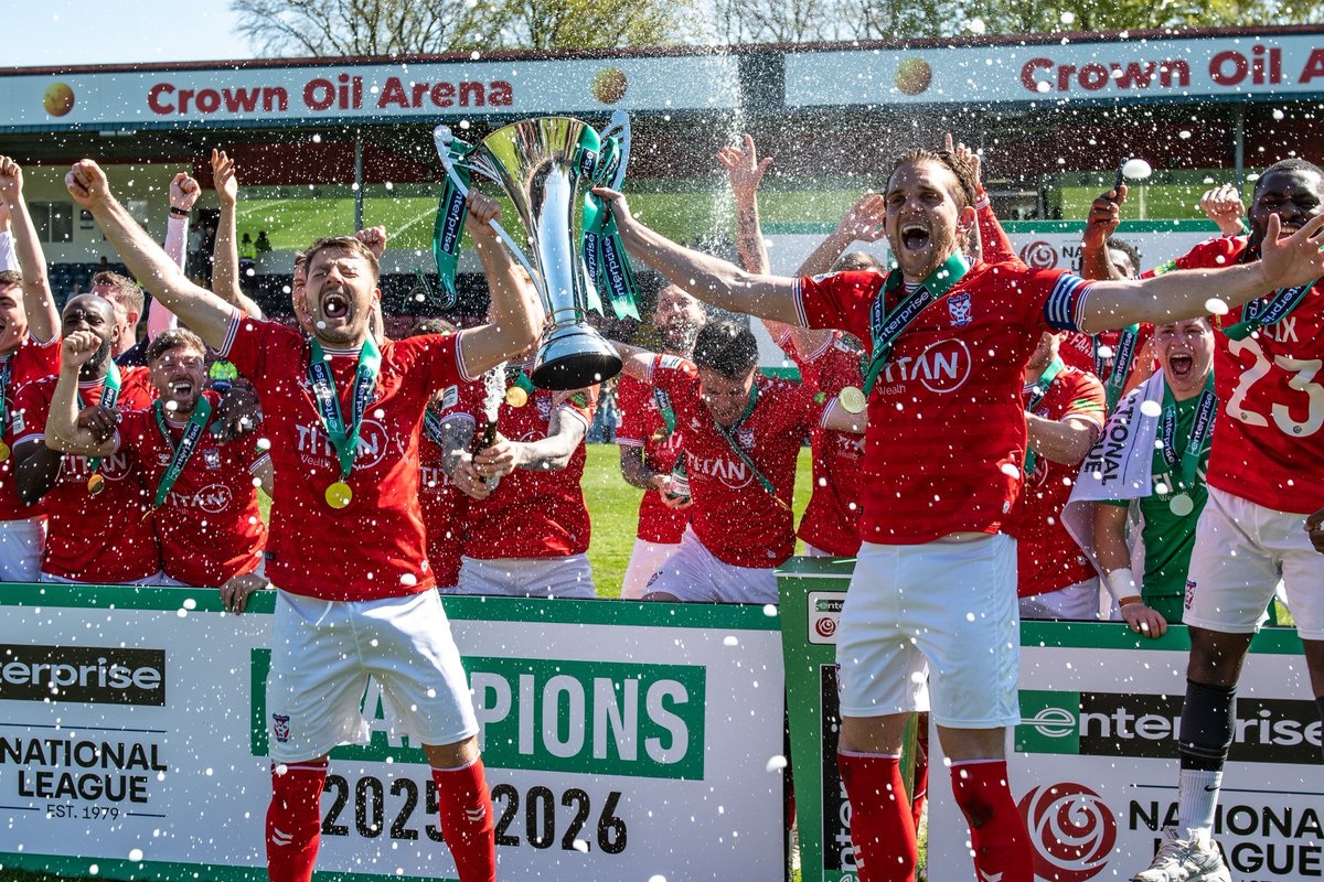 YorkCityFC's tweet photo. The greatest finale of all time.

📸 @tom_poole87 

#YCFC🔴🔵 https://t.co/pxUeO4dI2Z