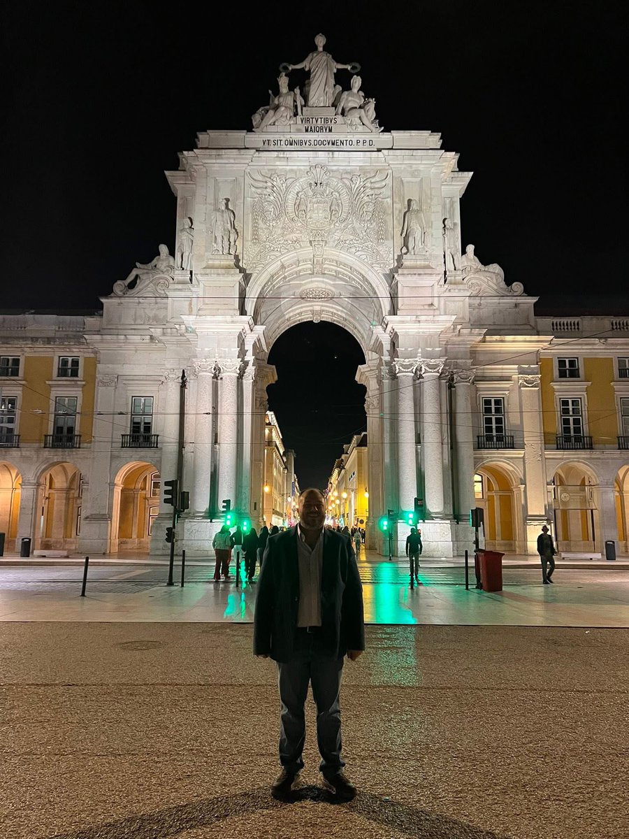 DottorClaudio's tweet image. Cari amici, 
Tornare in Portogallo per me è sempre speciale, è una nazione davvero molto accogliente che porto nel cuore: qui ho vissuto la prima esperienza internazionale da neolaureato!

@IRSTDinoAmadori 
@AIL_ets 
@IMFmyeloma 
@Myeloma_Society 

#dottorClaudio #doctor #myeloma