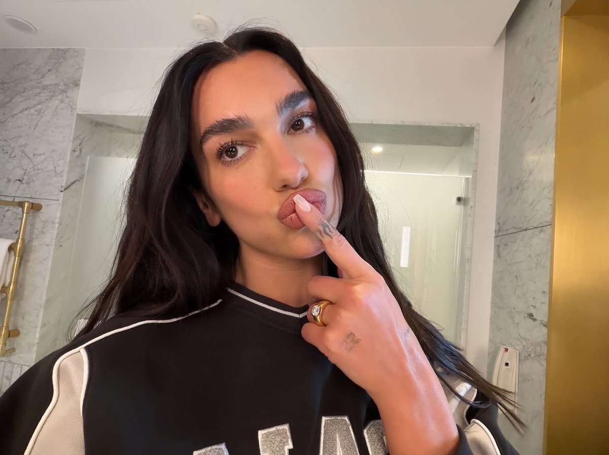 Dua Lipa Hungary (Fan) tweet media