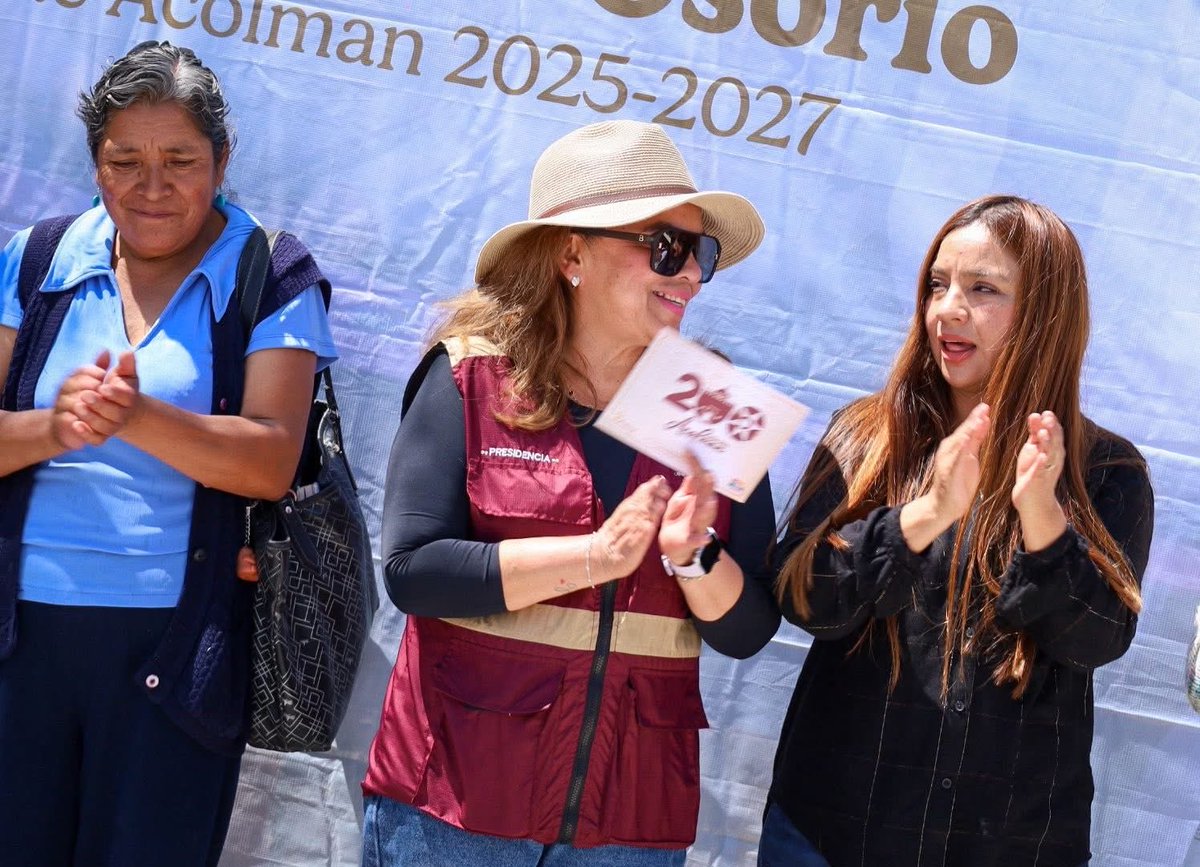 VipMujeres's tweet photo. 🩷 Inaugura #BlancaOsorio pavimentación de la Calle Progreso en San Lucas Tepango, #Acolman

https://t.co/lvdoYcyV88 https://t.co/Es8eTCGGA8