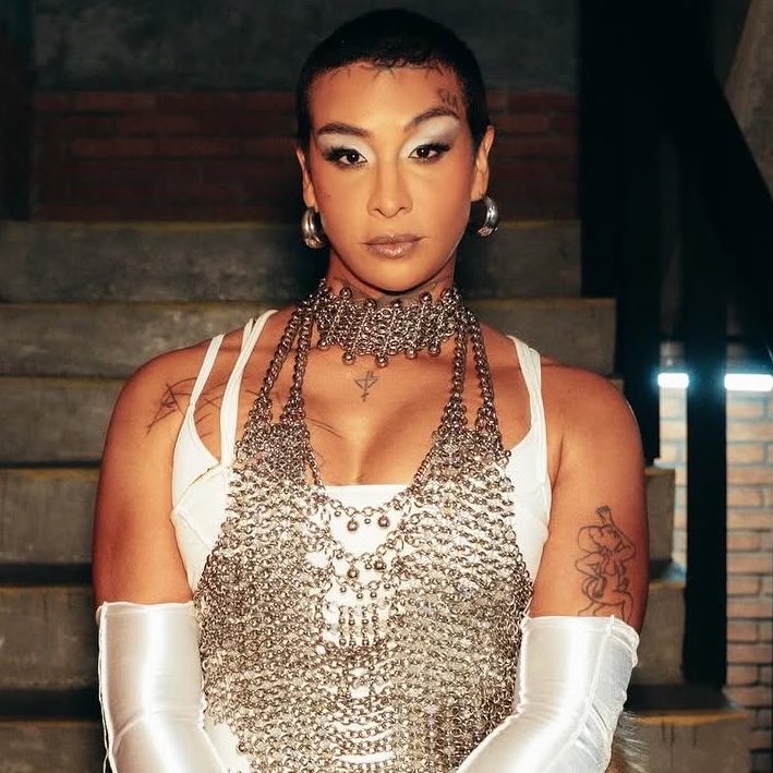 UpdateCharts tweet media