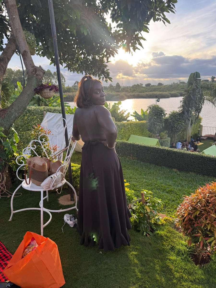 dortielo's tweet photo. Vile navaa backless cos i can't put in work kwa gym and not enjoy my body https://t.co/d9RRtMzQP1