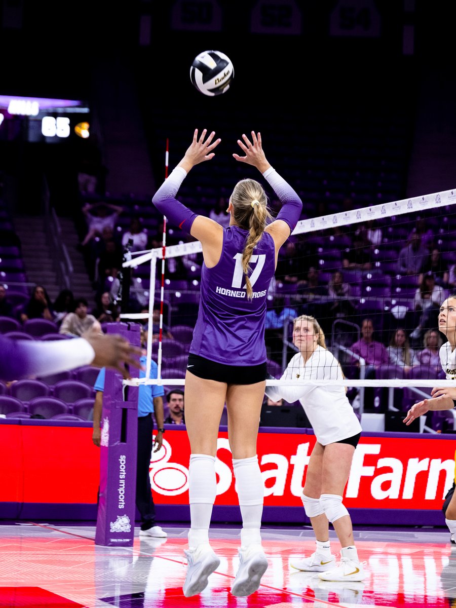 TCUvolleyball's tweet photo. wishing Rosie a very happy birthday today 🥳💜

#GoFrogs https://t.co/G7b9LVZPem