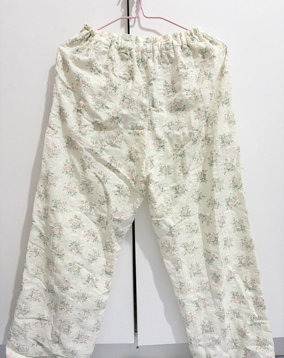 pun_er31322's tweet photo. ส่งต่อ tingtingstuffs
🩷 Floral long pants vol.3 🩷
เคยใส่ 1 ครั้ง ไม่มีตำหนิ เชือกยังสภาพดี
🌟สนใจทักมาพตได้ค่ะ🌟

320 รวมส่ง

#ส่งต่อtingtingstuff #ส่งต่อเสื้อผ้า #ส่งต่อstylist #ส่งต่อcintage #เสื้อผ้า #เสื้อผ้าแฟชั่น #กางเกงผ้า https://t.co/m0oDdRbYkG
