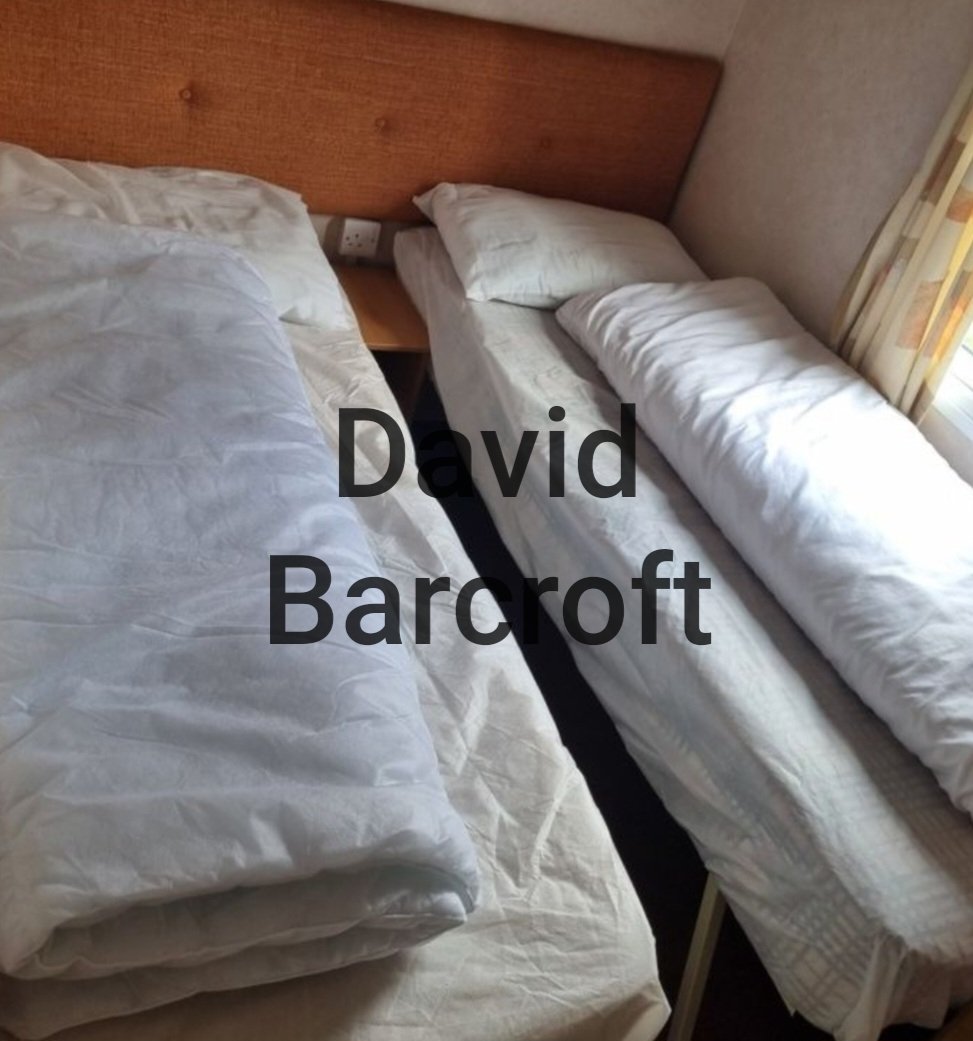 daveb1961's tweet photo. Conwy. new power  shower,  excellent central heating, and additional electric blow air heater, very clean caravan. 1 mile from beach and town centre and 2 miles from train station. Bus stop at site entrance. From  £60 a night https://t.co/dmTboBEDKt