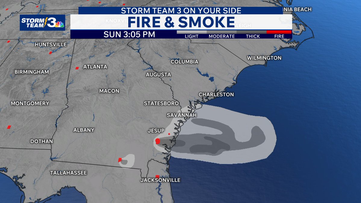 VORCASTWX's tweet image. Wildfire smoke &amp;amp; poor air quality continue, especially closer to the #Highway82Fire. Otherwise, some hit/miss showers anticipated through the evening. Cooler and breezier Monday! #sav #gawx #scwx #fire