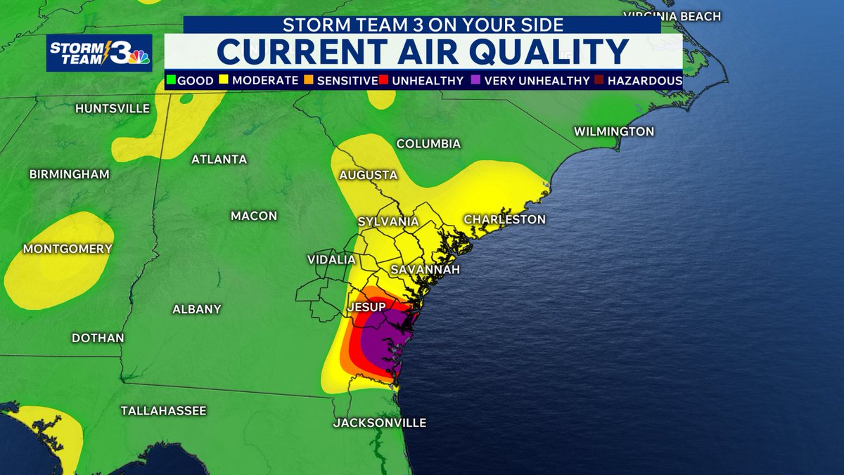 VORCASTWX's tweet image. Wildfire smoke &amp;amp; poor air quality continue, especially closer to the #Highway82Fire. Otherwise, some hit/miss showers anticipated through the evening. Cooler and breezier Monday! #sav #gawx #scwx #fire
