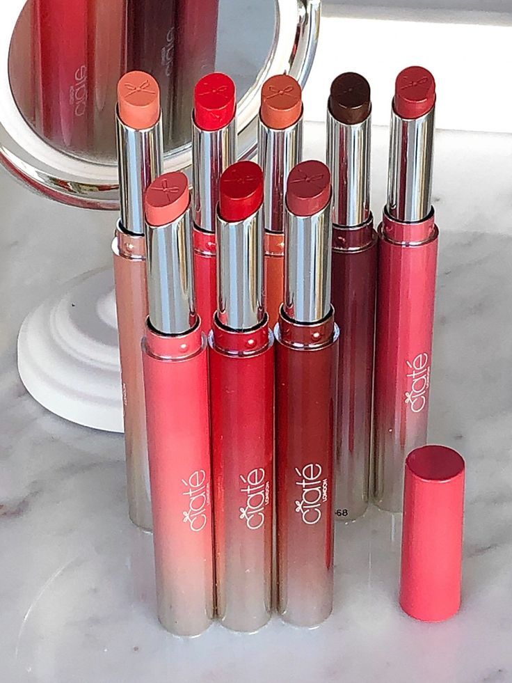 AznikCollection's tweet photo. Boss up and gloss up💋
"Tag a makeup addict who needs this Big Box of Lippie Stix in their life! ✨🙌" 
#Makeup#Beauty#Fashion
#aznikbrandcollection.pk#Aznikbrand Collctionhub https://t.co/wEadR2AfcF