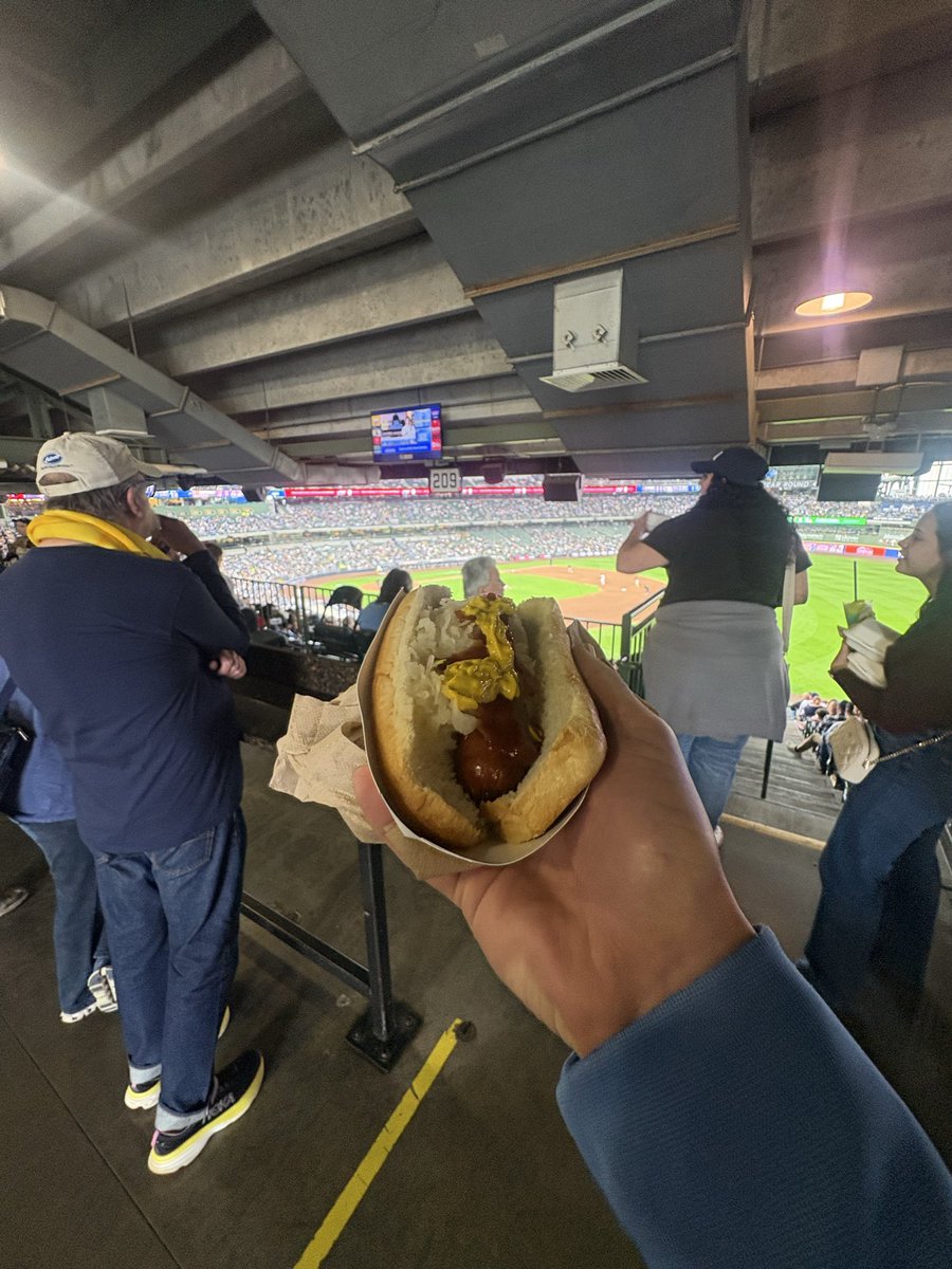 ben_lehmann's tweet photo. Classic polish with kraut to get the boys HUMMING @SamDikanovic #AMFAMFOOD https://t.co/uopyuWDrNE