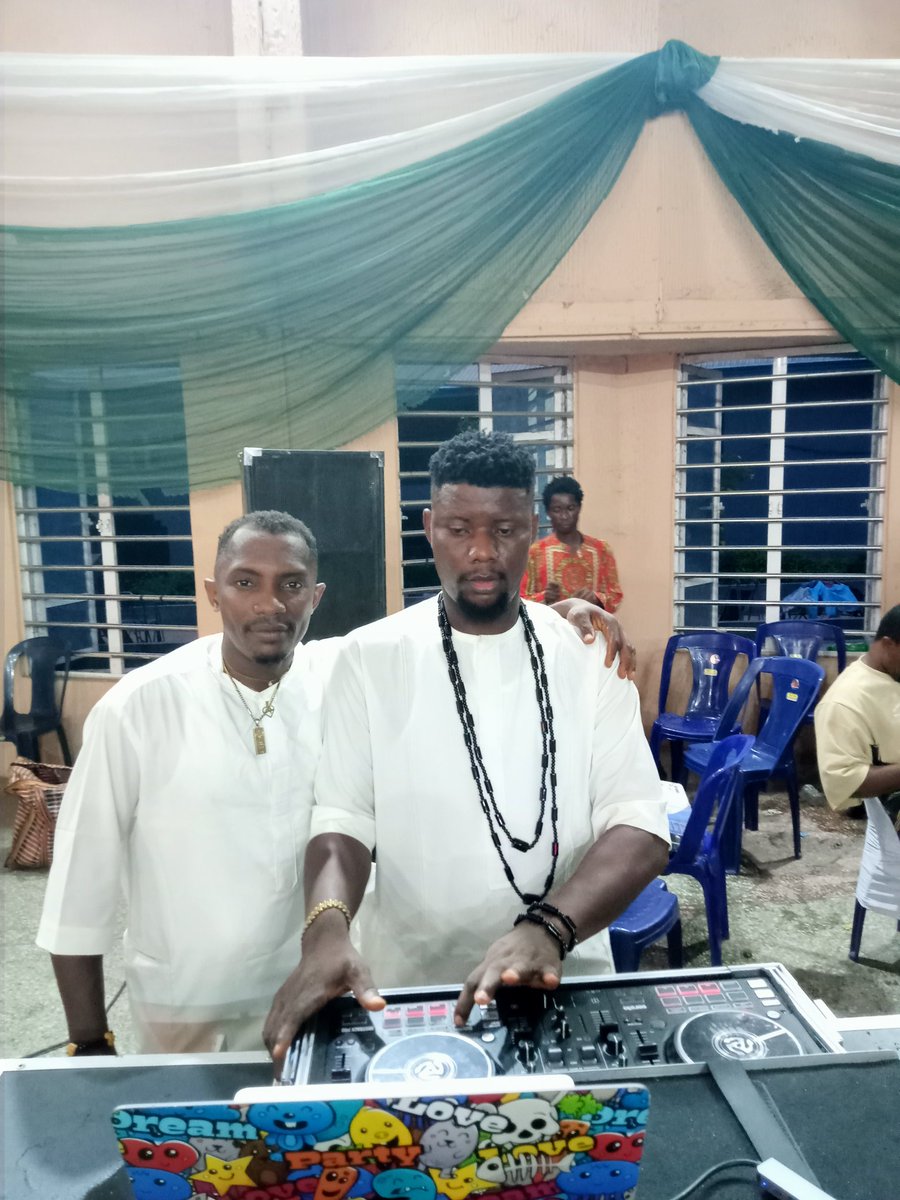 ascetic_mc's tweet photo. Successful wedding 💍 ceremony anchored by me https://t.co/Enif2upPOx