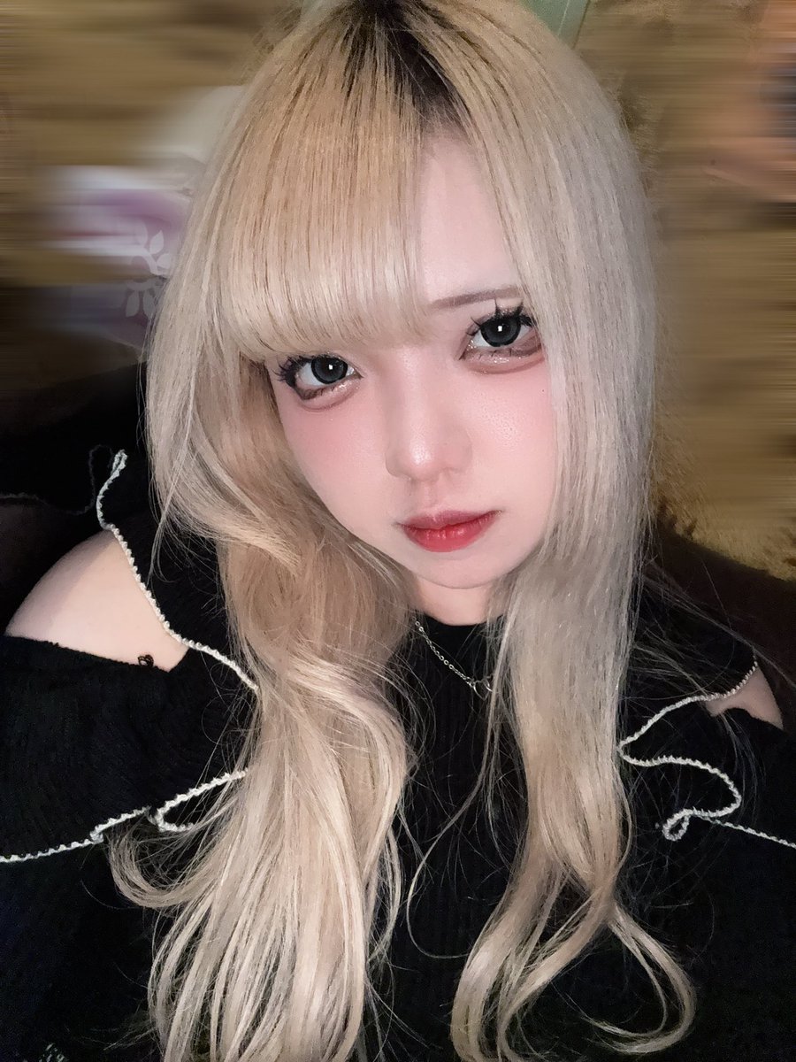 じばくれしーといりますか❓ tweet media